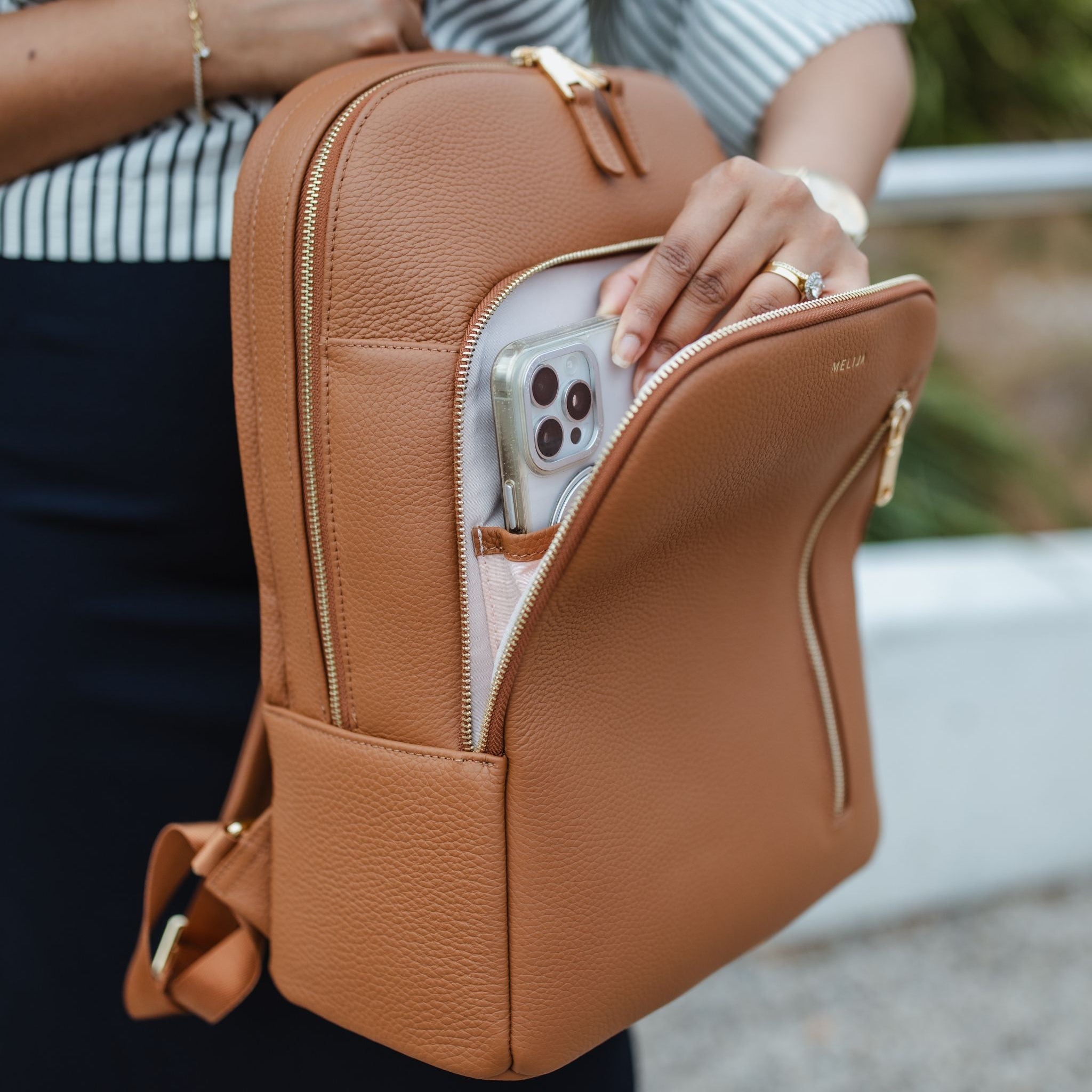 #color_Tan | Light Gold